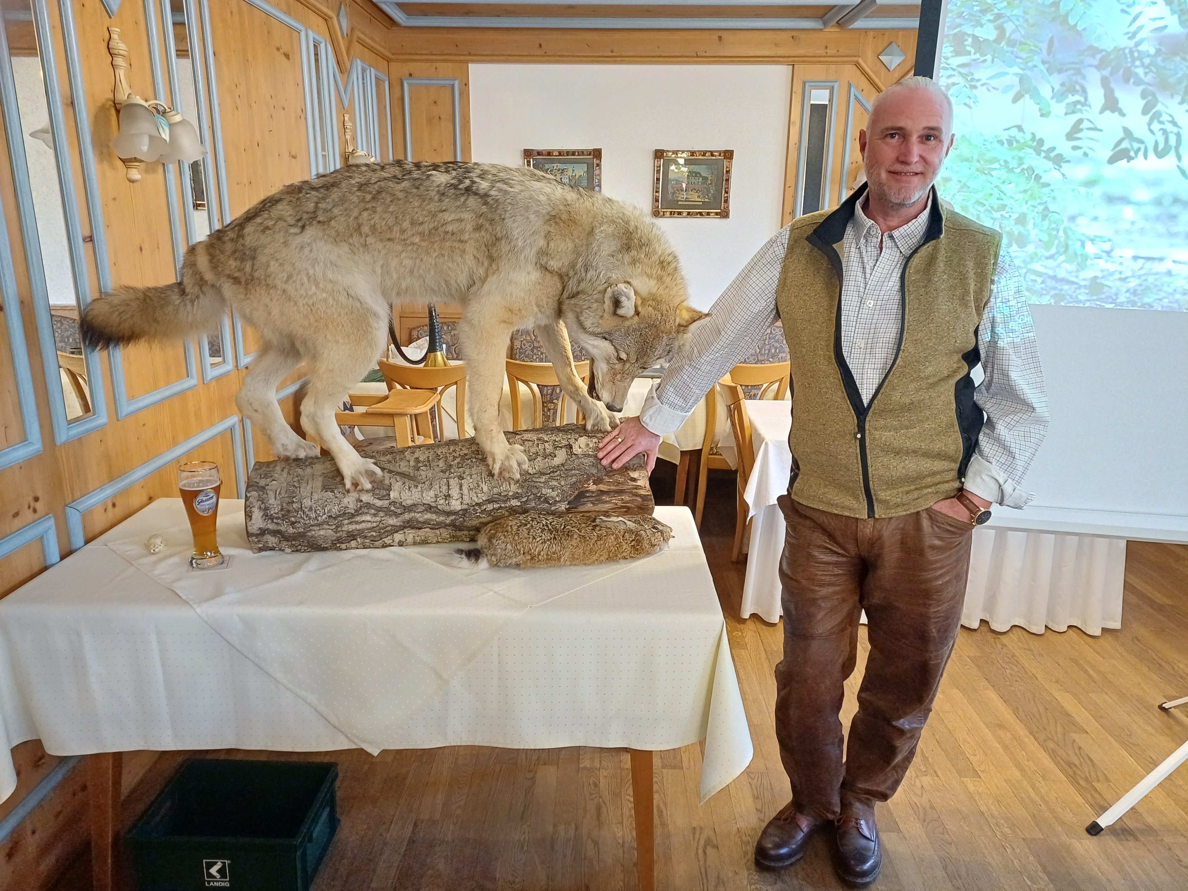Unser Wolf- und Luchsbeauftragter Volker Loibl beim Info-Abend in Batzhausen am 11.September 2026 Image